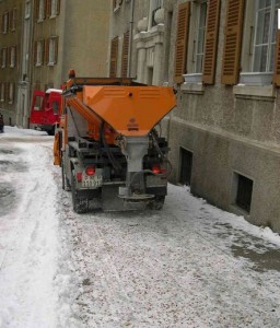 Les solutions alternatives aux abrasifs à base de sel pour l'hiver